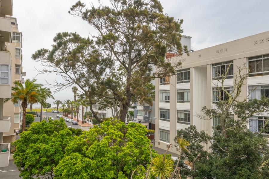 To Let 2 Bedroom Property for Rent in Sea Point Western Cape